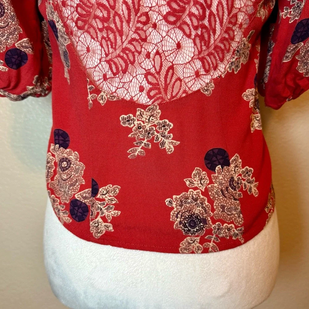 Free People Red Floral Lace Back Puff Sleeve Button Up Boho Top Size Small - Picture 9 of 14
